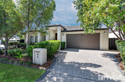 Elegant family home in Dunas Douradas, Algarve